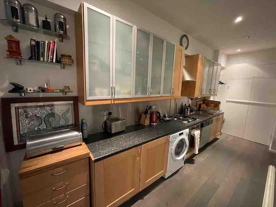 Large Studio Flat In Kensington Londra Dış mekan fotoğraf