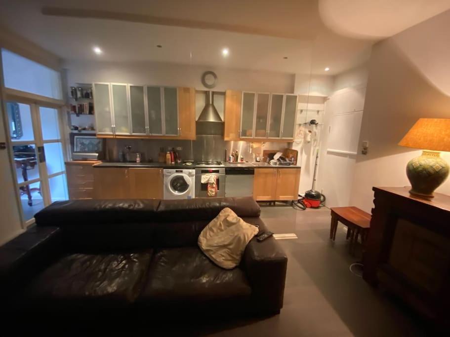 Large Studio Flat In Kensington Londra Dış mekan fotoğraf