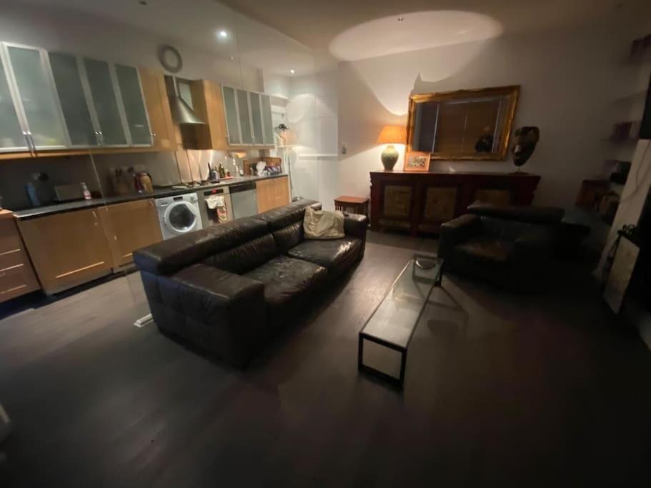 Large Studio Flat In Kensington Londra Dış mekan fotoğraf
