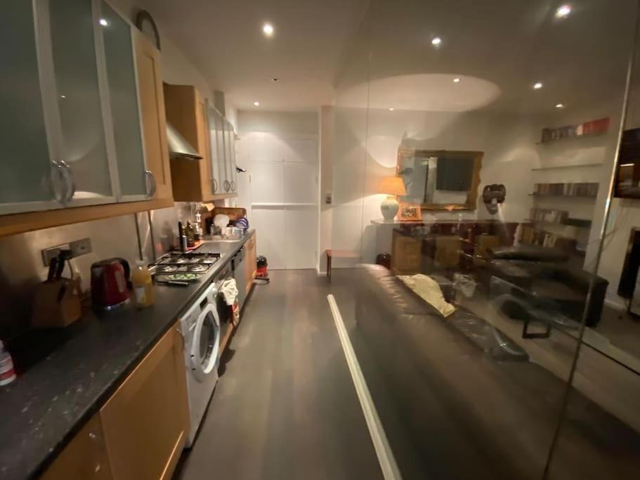 Large Studio Flat In Kensington Londra Dış mekan fotoğraf