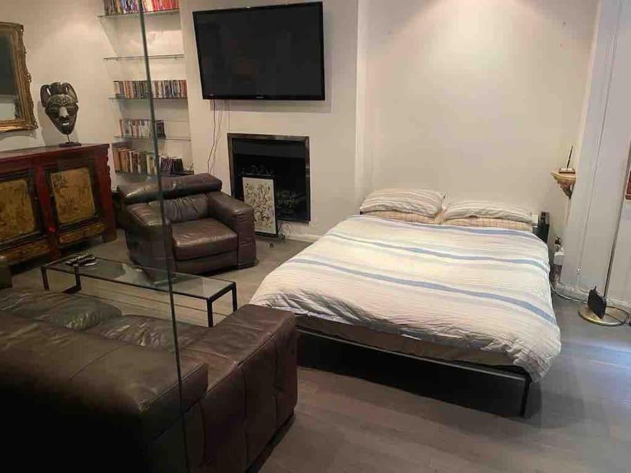 Large Studio Flat In Kensington Londra Dış mekan fotoğraf
